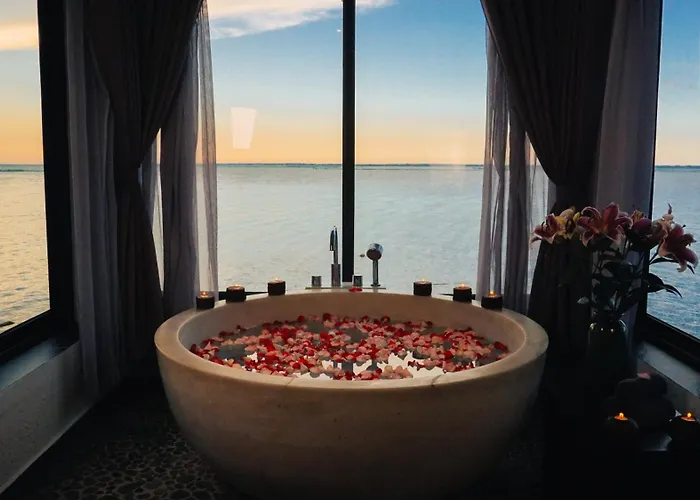 Vedana Lagoon Resort & Spa